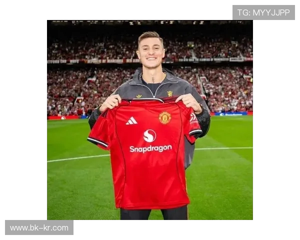 谢什科冲击曼联首发获弗爵点赞